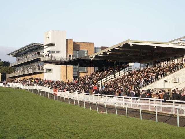 Boxing Day racing at Fontwell Park, 2025