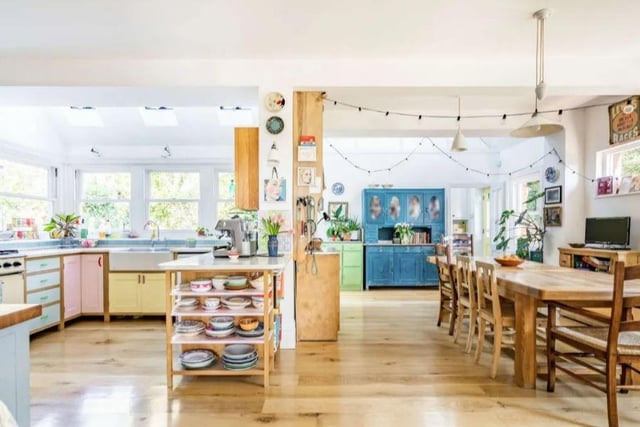 The L shaped kitchen has a wealth of units with quartz topped worksurfaces. Picture from Zoopla.