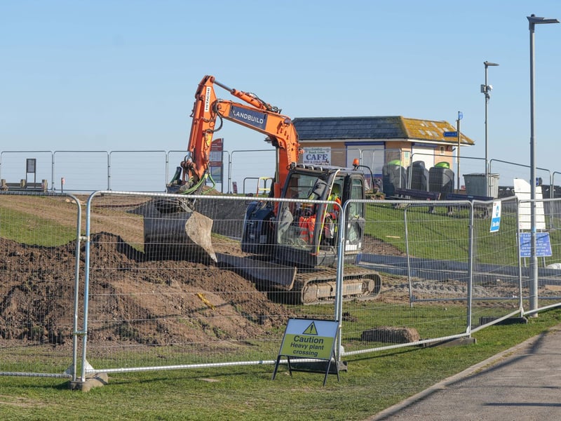 BEACH GREEN LANCING WORKS : New photos show how works are progressing on a ‘new segregated cycle path’ in Lancing.