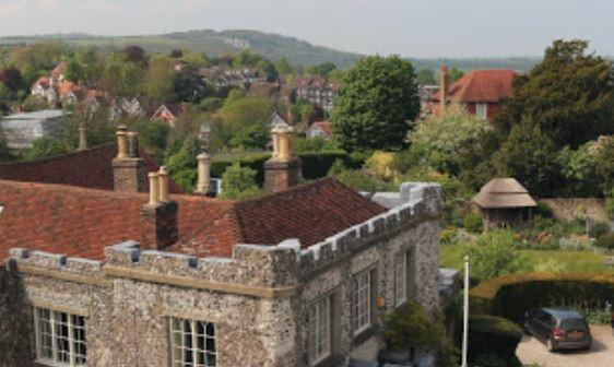 Situated in the heart of the South Downs National Park, Lewes is a historic market town with a rich cultural heritage. With its picturesque cobbled streets, ancient castle, and independent boutiques and cafes, Lewes attracts a discerning crowd and is one of the most expensive places to live in Sussex