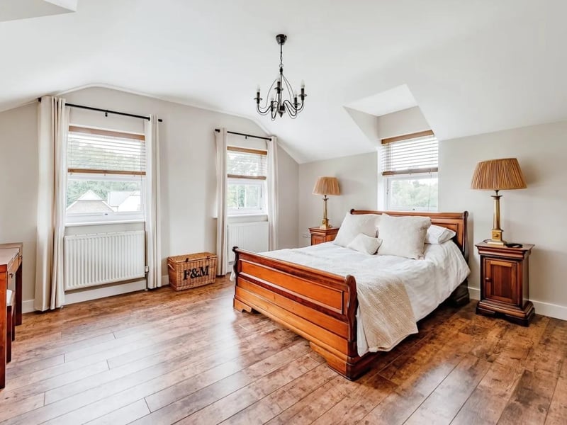 The first floor has four double bedrooms with an en-suite to the master