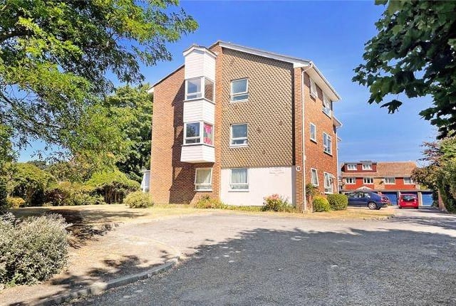 Summerlea Gardens, Church Street, Littlehampton BN17
Two-bed flat for sale - £210,000.
The property is perfectly situated just a short walk away from Littlehampton town centre and also features a large south and west facing dual aspect lounge diner with a bay window, a modern fitted kitchen, a bathroom with a bath and shower above, double glazing, electric heating, residents parking, communal gardens and a security entrance phone.