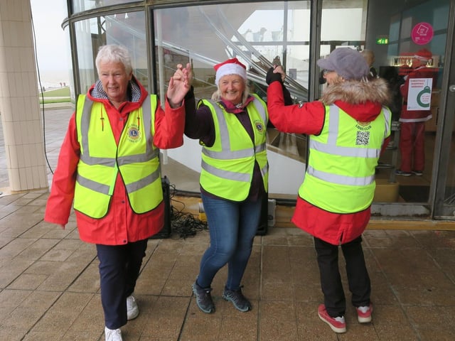 Bexhill Santa Dash 2024. Photo by Andrew Clifton.