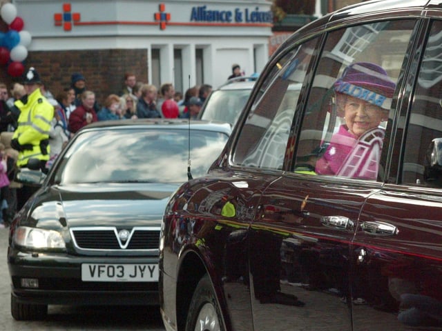 JPCT 24 October 2003 Queen visits Horsham. The Carfax C3440420a -photo by Steve Cobb