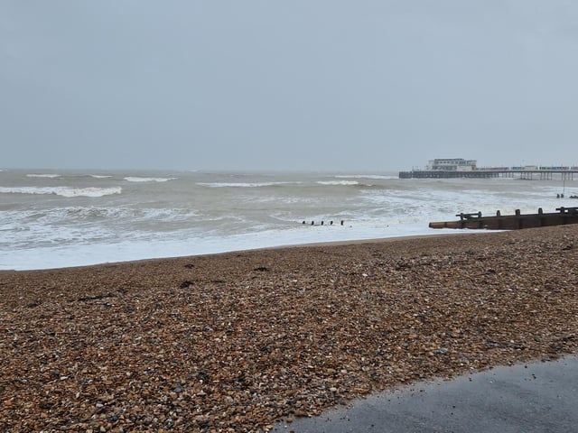 Scream at the Sea 2023, organised by the Bard of Worthing, Joe Bunn, gave people the opportunity to air their grievances and shout them at the top of their voices, so they float away with the waves