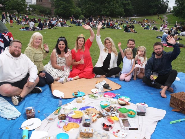 Haywards Heath Jubilee Picnic took place on Sunday, June 5, in Victoria Park. DM22060602a
