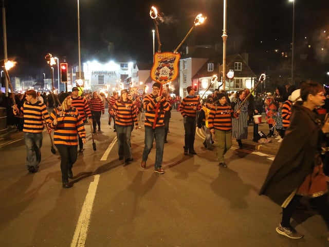 Hastings Bonfire 2025. Photo by Andrew Clifton.