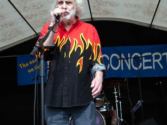 Hastings Old Town Carnival Week 2022: Nearly on the Beach Concert. Photo by Frank Copper