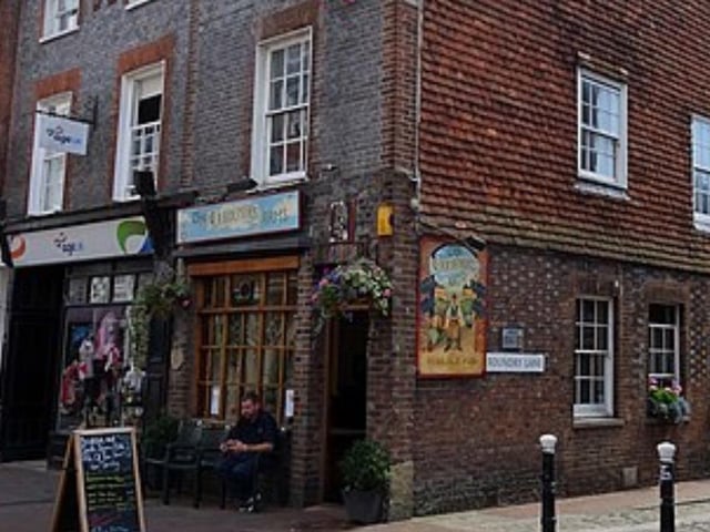 Gardeners Arms, Cliffe High Street, Lewes. A traditional, genuine free house near Harvey’s Brewery in Cliffe High Street. It is a one-roomed pub with a wooden floor and central bar. Five changing guest ales are dispensed, generally sourced from small breweries across the country. Harveys Best always available.