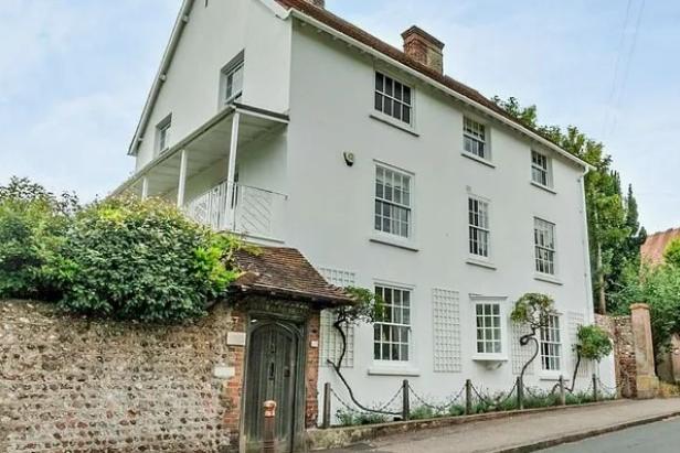 House for sale in Seaford: 6 bedroom Georgian character house with south-facing balcony