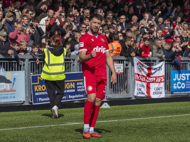 Worthing v Dagenham and Redbridge, National South