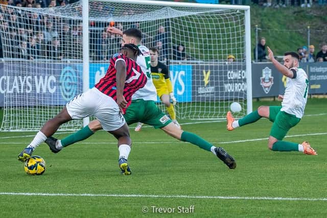Lewes put Bognor under pressure | Picture: Trevor Staff