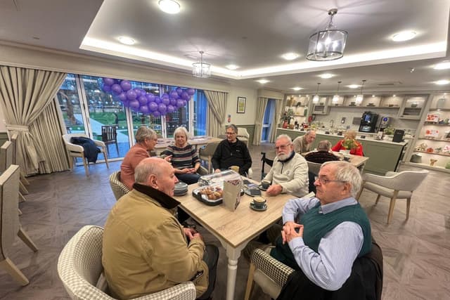 Pflegeheim Burgess Hill eröffnet „Stroke Friendship Café“