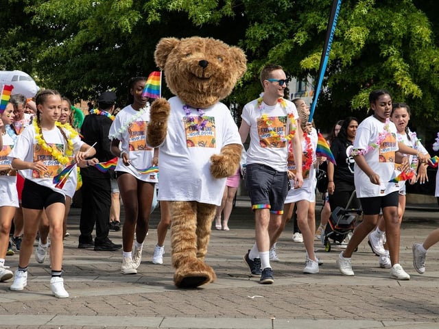 Crawley Pride 2022 - Picture by Geoff Nichols Photography | Instagram @geoffnphoto | Twitter @geoffnicphoto