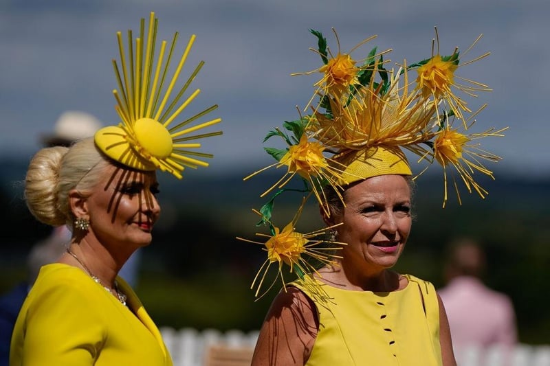 CHICHESTER, ENGLAND - AUGUST 03: Fashion at Goodwood Racecourse on August 03, 2023 in Chichester, England. (Photo by Alan Crowhurst/Getty Images):Images from Ladies' Day, Glorious Goodwood 2023