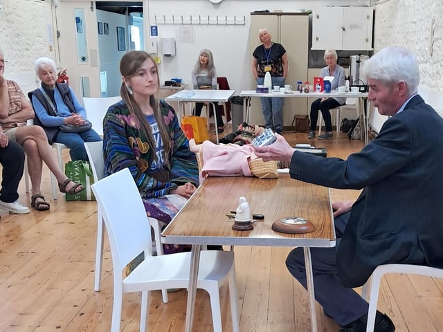 Getting an antiques valuation