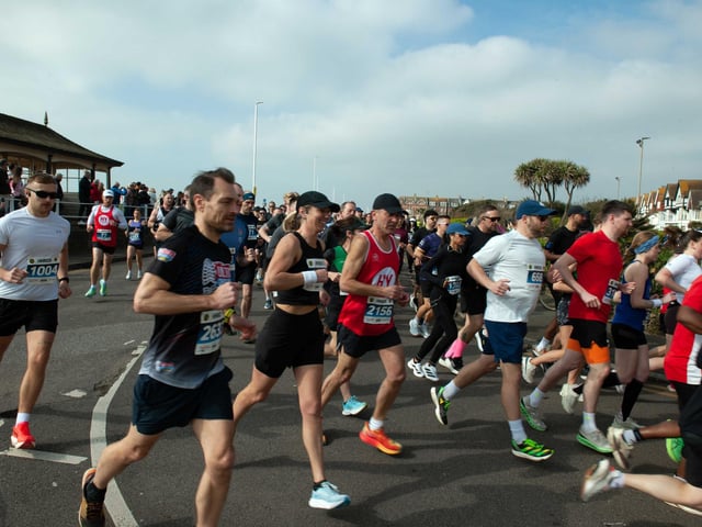 Hastings Half Marathon 2026 - pictures by Frank Copper