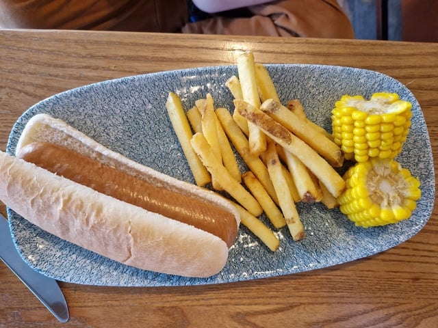 We tried out a family weekend break at Seal Bay Resort in Selsey. We stayed in a platinum caravan and experienced a host of activities and entertainment across the seaside West Sussex site.