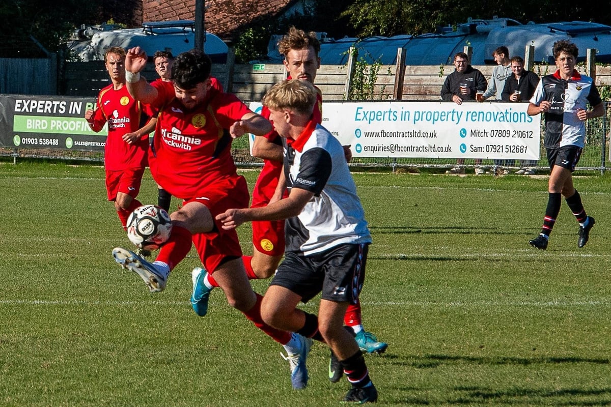 19 pictures as Pagham and Newhaven meet in the SCFL