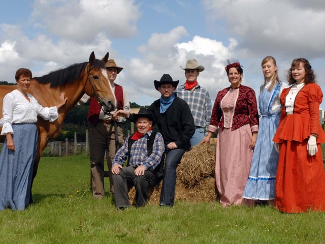 The cast of Calamity Jane in 2009