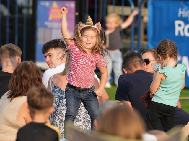 Hundreds enjoy return of free Worthing music festival BroadFest – In Pictures
