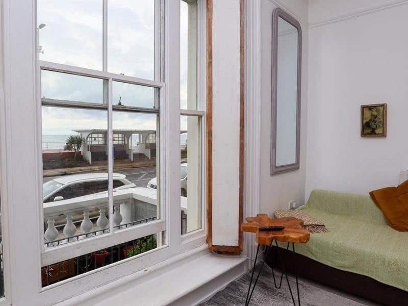 Lounge overlooking the promenade