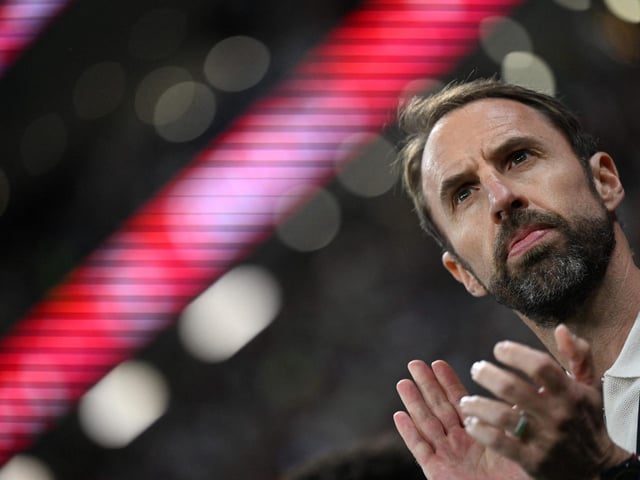 England's coach #00 Gareth Southgate applauds ahead of the Qatar 2022 World Cup Group B football match between England and USA at the Al-Bayt Stadium in Al Khor, north of Doha on November 25, 2022. (Photo by Kirill KUDRYAVTSEV / AFP) (Photo by KIRILL KUDRYAVTSEV/AFP via Getty Images)