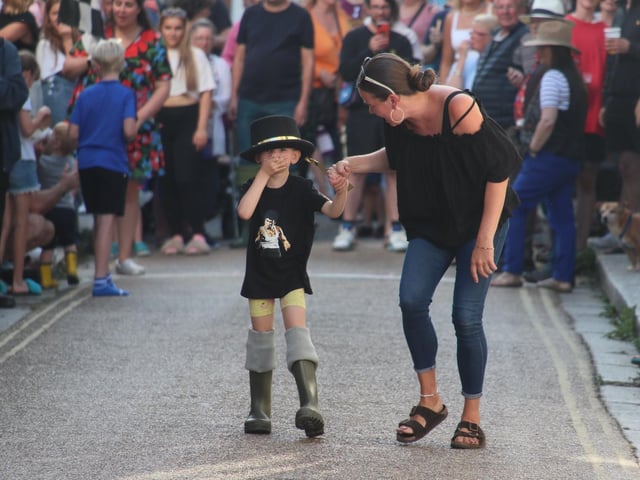 Hastings Old Town Carnival Week 2022: Seaboot Race. Photo by Roberts Photographic