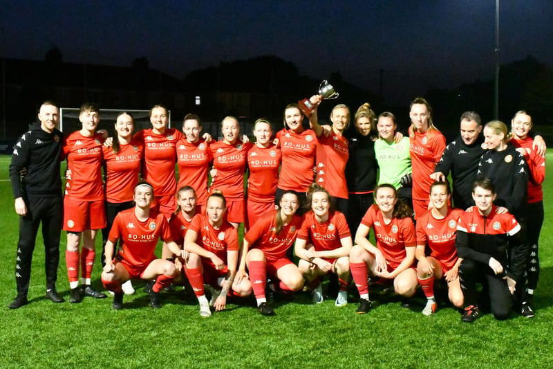 Worthing FC Women beat AFC Acorns and lift the London and SE premier division title