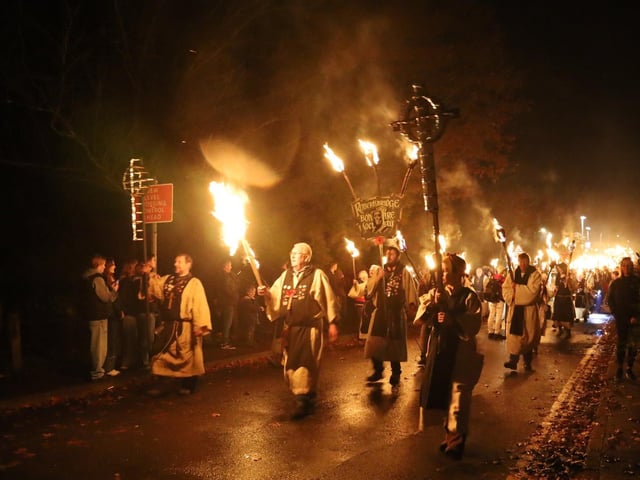Robertsbridge Bonfire 2023. Photo by Andrew Clifton.