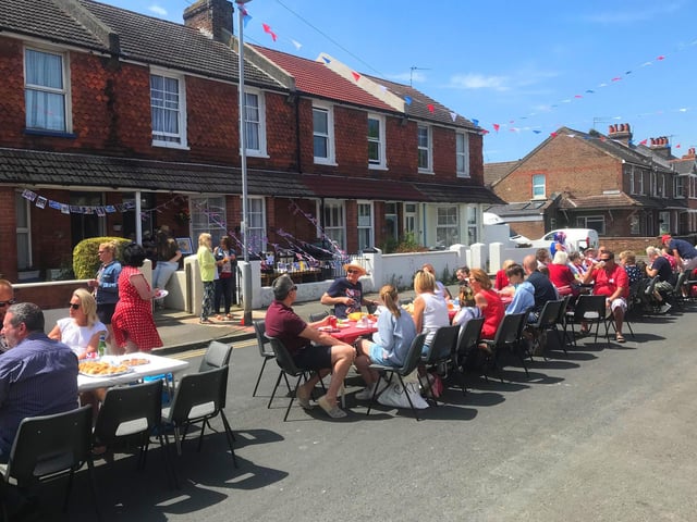 Channel View Road street party (photo by David Sprouse)