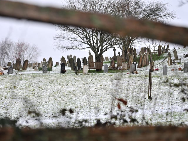 Snow at Wisborough Green, West Sussex. Pic S Robards SR2303082