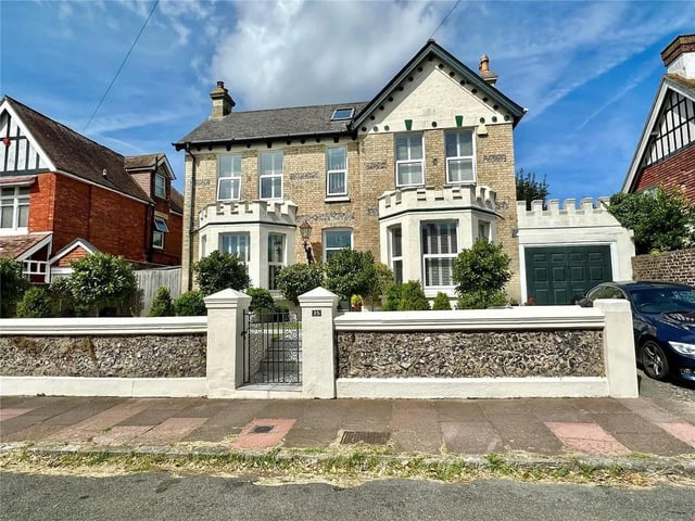 De Roos Road, Eastbourne