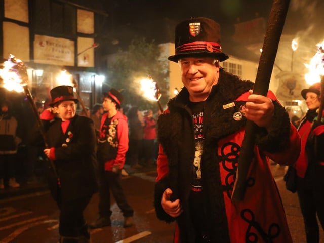 Robertsbridge Bonfire 2023. Photo by Andrew Clifton.