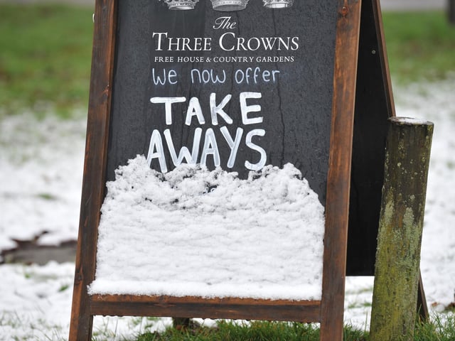 Snow at Wisborough Green, West Sussex. Pic S Robards SR2303082