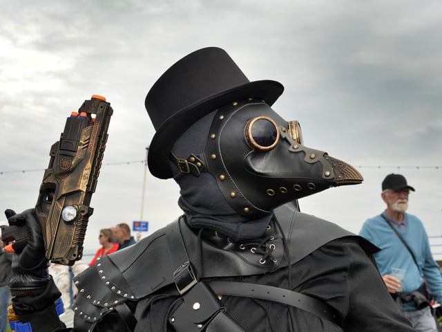Steampunk Festival Eastbourne 24 (Photo by Jon Rigby)