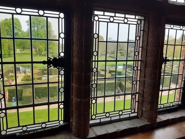 Hever Castle was to the childhood home of Anne Boleyn, King Henry VIII’s second wife.