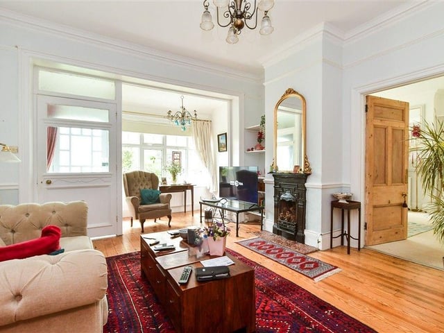 There is a porch area as you enter the flat, with door to the lounge
