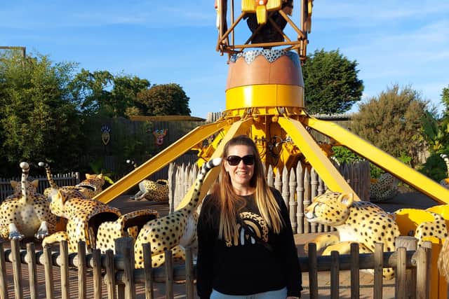 About to ride the Flying Cheetahs