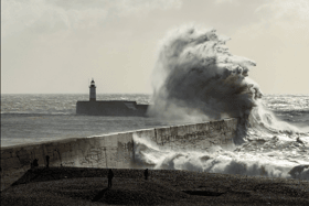 Storm Austen hits Eastbourne beach with 14-metre waves.
