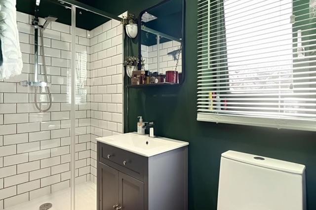 En suite shower room