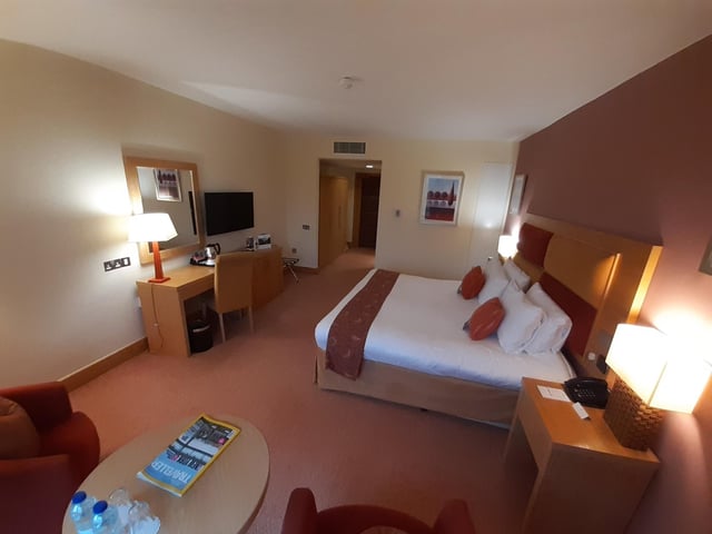 This hotel is perfect for leisure and business travellers, with its large spa and huge conferencing facilities