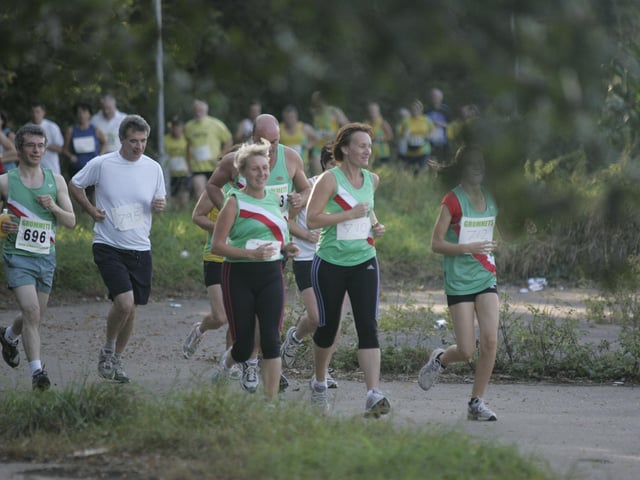 HOR 230907 Henfield joggers run -photo by steve cobb