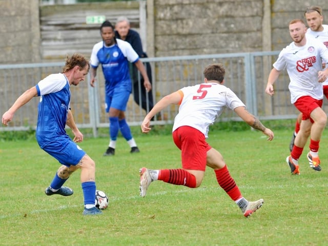 Shoreham v Saltdean Utd