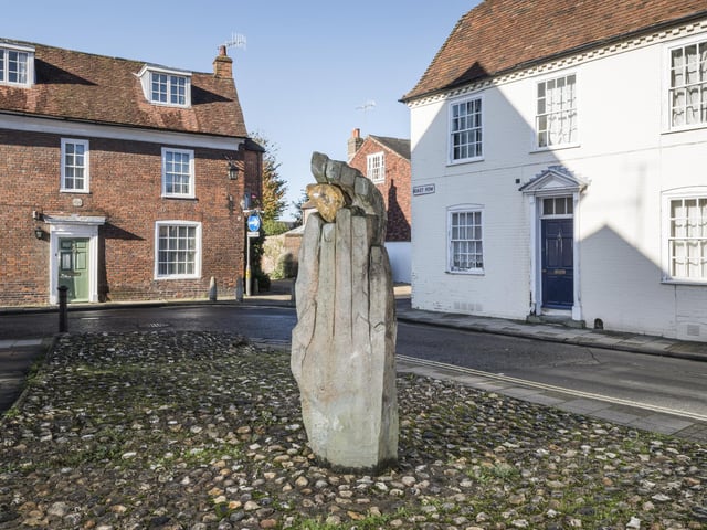 Chichester has an average house price of £481,335. This is a 2.1% increase on last year's figure of £471,212.