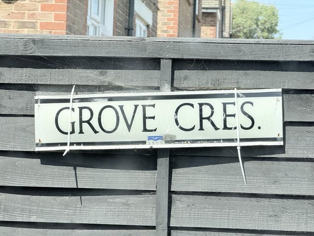 Fire crews tackle garden blaze in Littlehampton