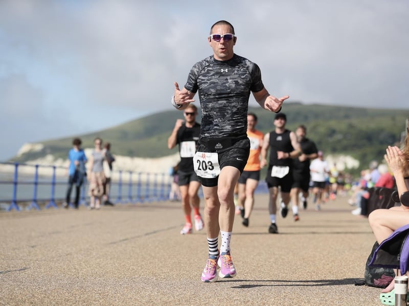 The start, finish, action and podium photos from the 2024 Eastbourne 10k