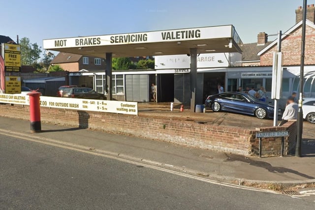 Bubble Car Valeting at 85-87 London Road in Burgess Hill. It has a 4.5 star rating from 184 Google reviews.