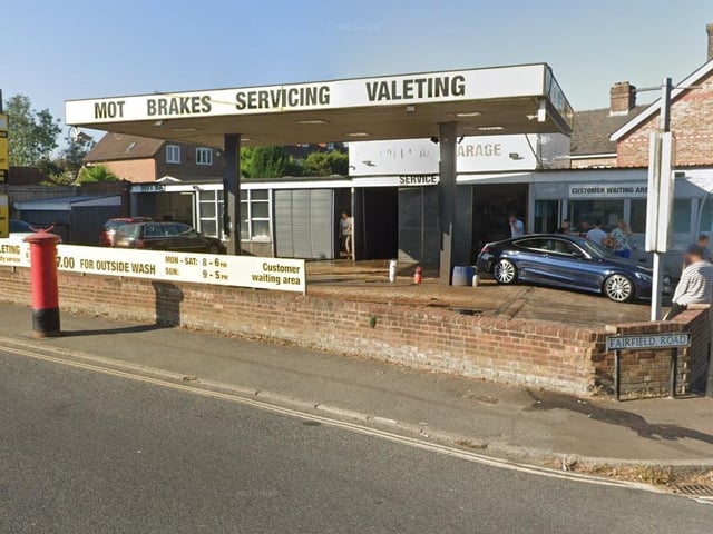 Bubble Car Valeting at 85-87 London Road in Burgess Hill. It has a 4.5 star rating from 184 Google reviews.