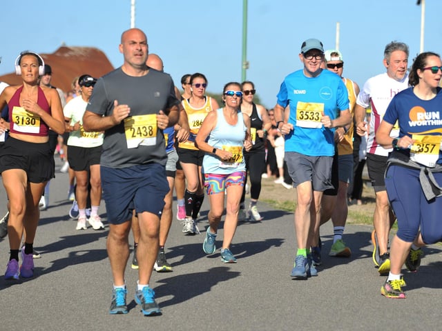 Littlehampton 10K 2026. HR26090601 Pic Hollie Robards/Iconic Media Group